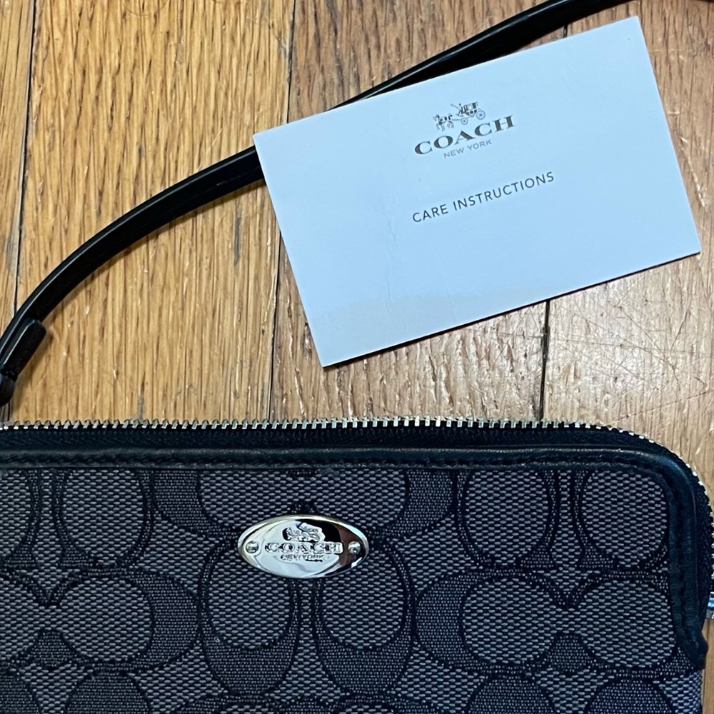 Coach wristlet black / grey